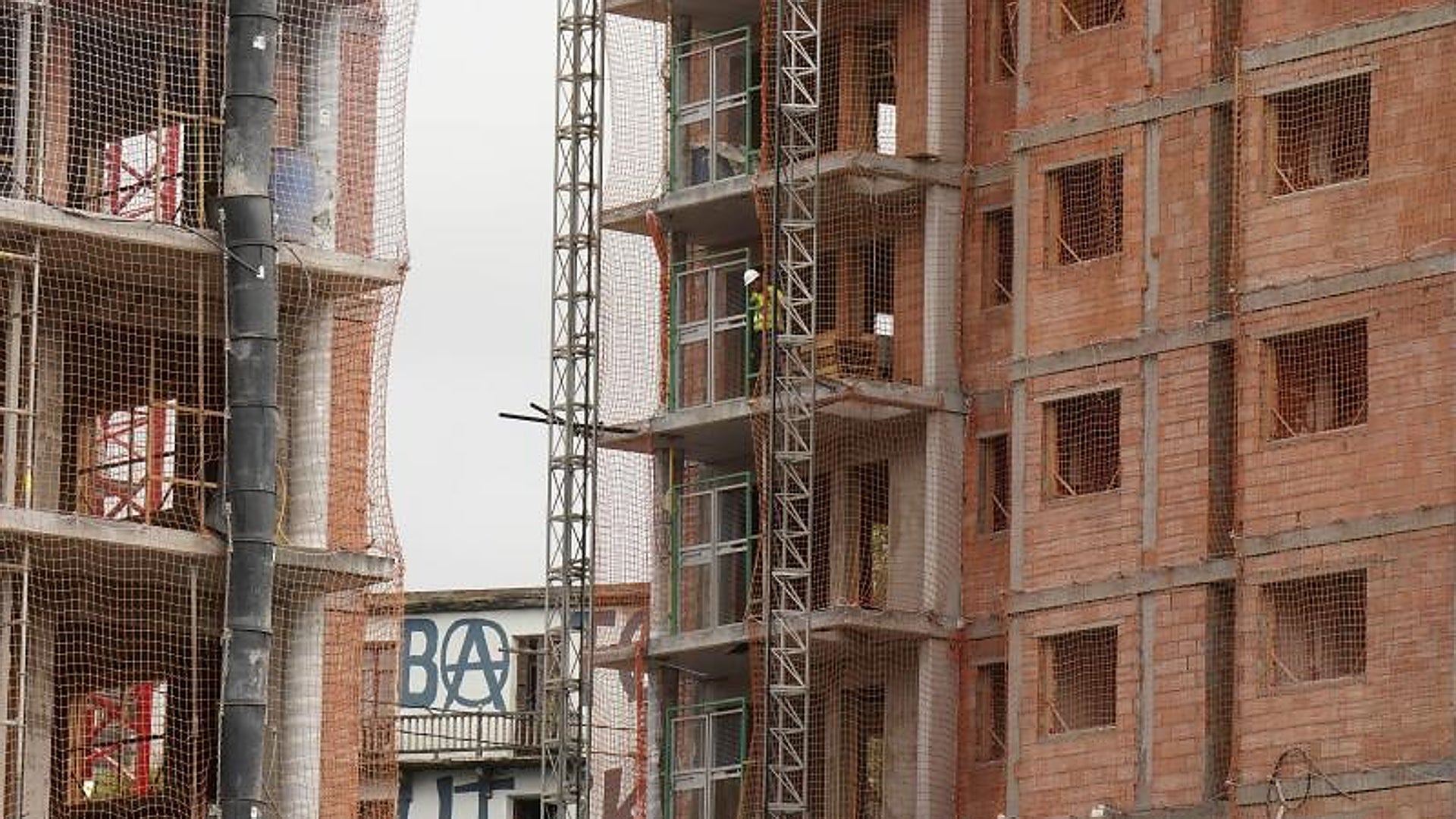 The purchase and sale of housing in the Basque Country falls by 17 in the second quarter due to